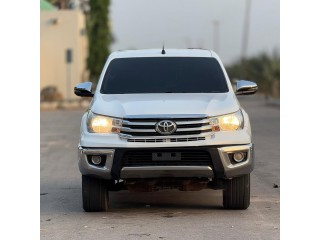 Urgent sales Toyota HILUX nothing to fix just to buy and drive