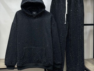 luxury-crystal-stone-hoodie-stand-out-in-style