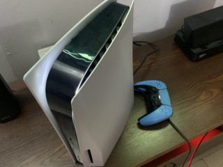 playstation-5-with-8-different-installed-games
