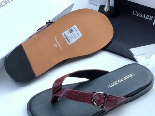 mens-flat-slippers