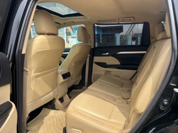 8-months-registered-toyota-highlander-tok-standard-for-sale-big-3