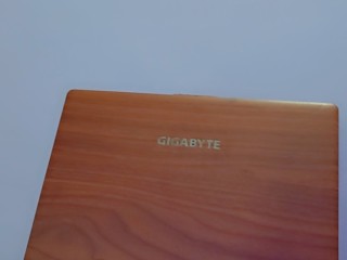 gigabyte-p35-core-i7-4gb-dedicated-graphics