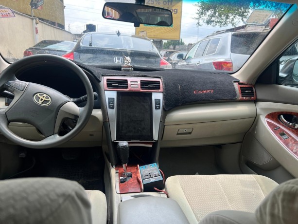 toyota-camry-2009-big-3