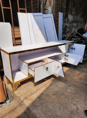 television-stand-big-3