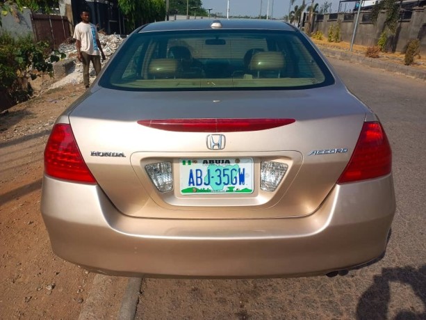 neatly-used-honda-accord-2006-model-big-1