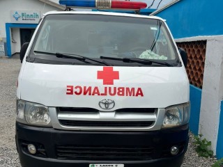 toyota-hiace-2005