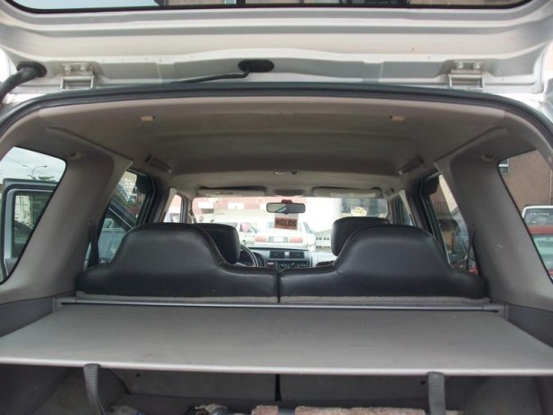 nissan-xtera-2001-big-2