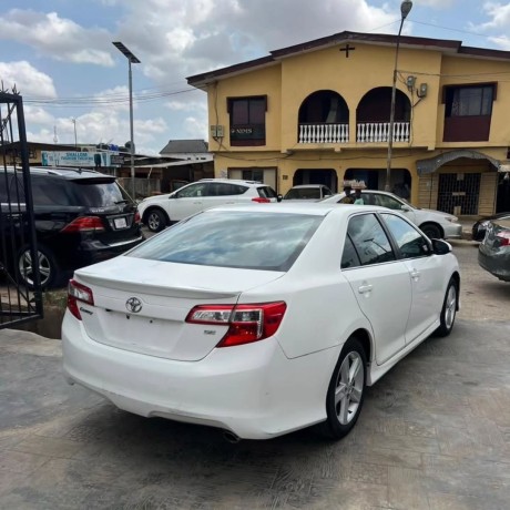 2013-se-toyota-camry-for-sale-big-2