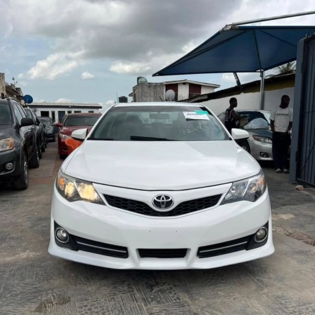 2013-se-toyota-camry-for-sale-big-0
