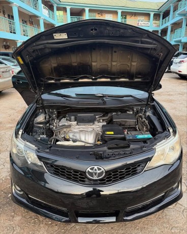 toyota-camry-se-2013-big-3