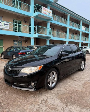 toyota-camry-se-2013-big-0